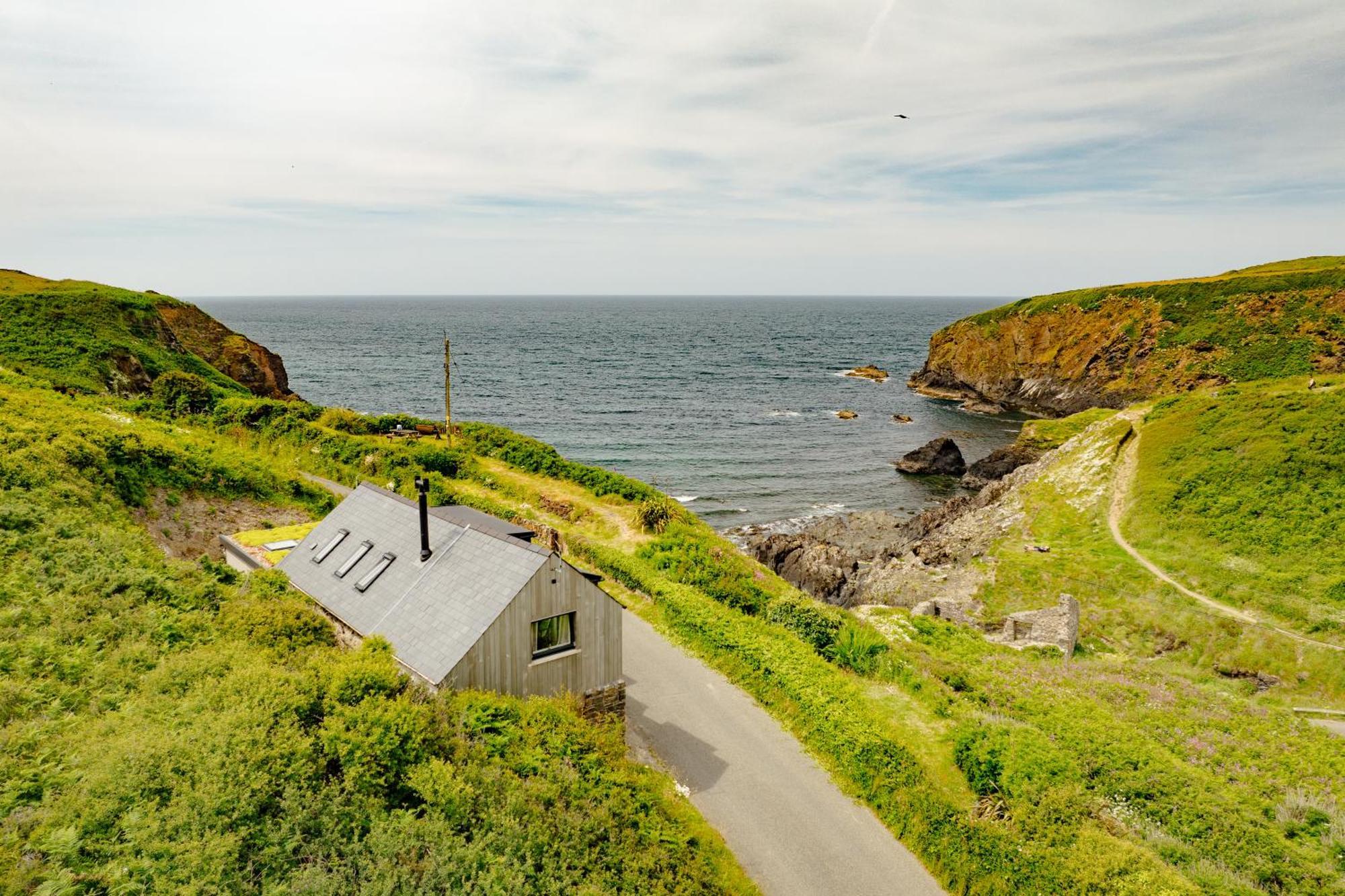 Cliff-Top Cottage On Coast Path W/Panoramic Views Trevine Exterior photo