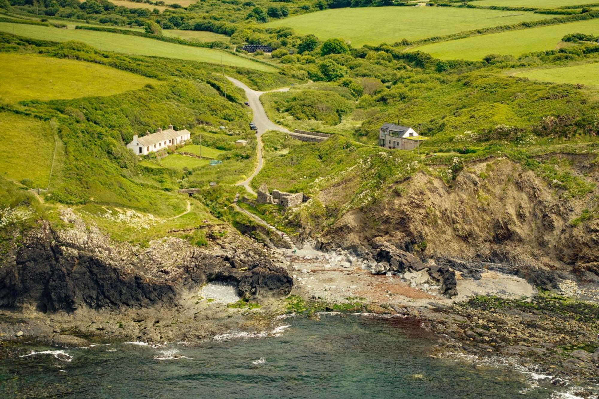 Cliff-Top Cottage On Coast Path W/Panoramic Views Trevine Exterior photo